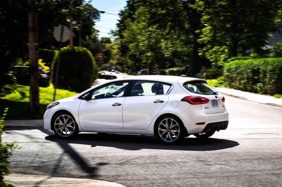  Kia Forte5 2016 года  (фото 36 из 37)